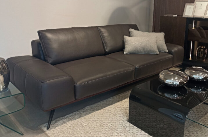 Sofa Kler Figaro Uno w salonie Kler w Bielku-Białej